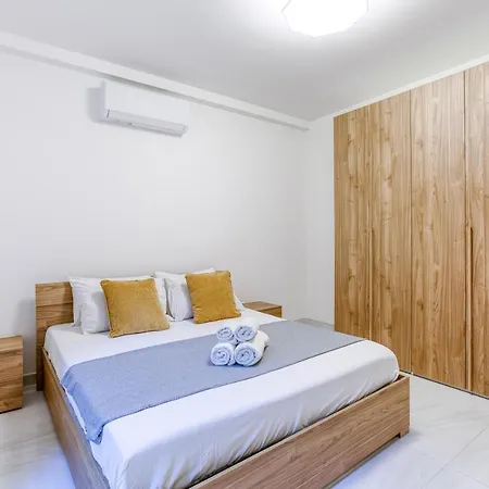 Апартаменты Modern 2br With Private Terrace & Sofa Bed By 360 Estates Сент-Полс-Бей