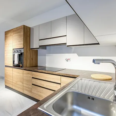 Апартаменты Modern 2br With Private Terrace & Sofa Bed By 360 Estates *