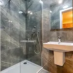 Modern 2br With Private Terrace & Sofa Bed By 360 Estates