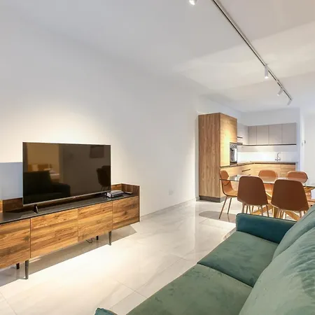 Daire Modern 2br With Private Terrace & Sofa Bed By 360 Estates