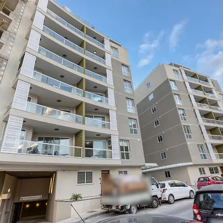 Modern 2br With Private Terrace & Sofa Bed By 360 Estates