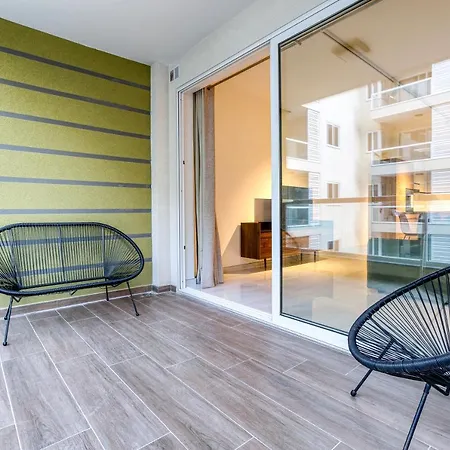 Modern 2br With Private Terrace & Sofa Bed By 360 Estates Apartman