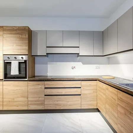 Daire Modern 2br With Private Terrace & Sofa Bed By 360 Estates *