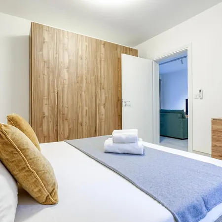 Modern 2br With Private Terrace & Sofa Bed By 360 Estates *