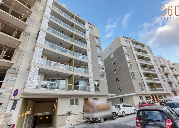 Modern 2br With Private Terrace & Sofa Bed By 360 Estates